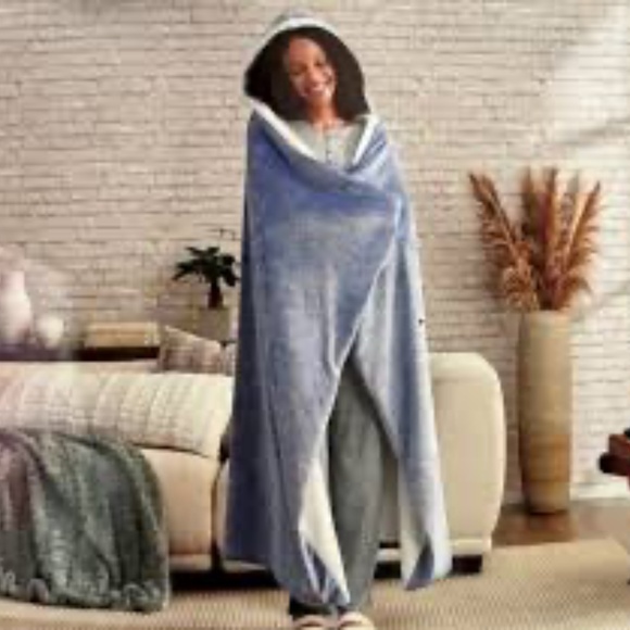 Koolaburra By Ugg Sloan Hooded Throw Blanket Stonewash Gray/Blue 60"x50" NWT - Picture 3 of 6